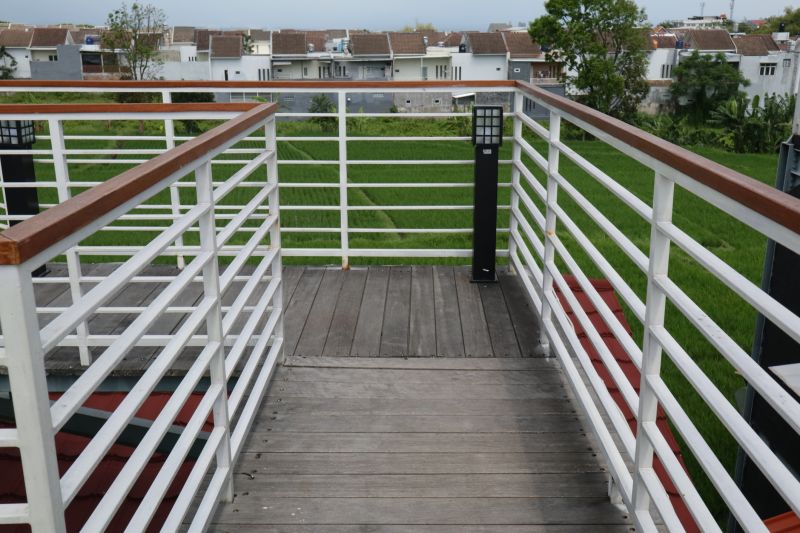 Elegant Deck Railings